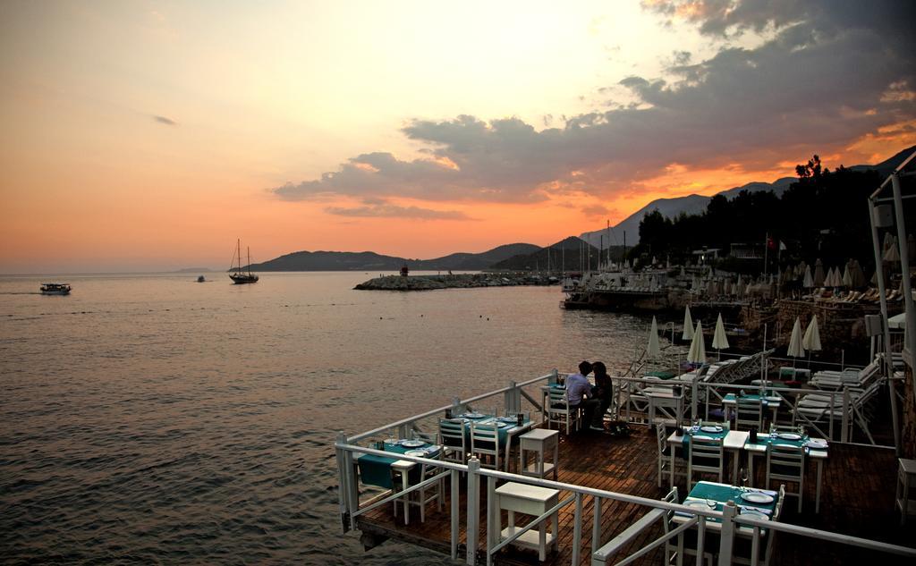 Nur Beach Hotel Каш Екстериор снимка